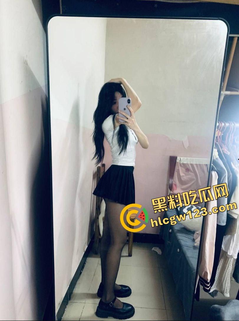 群友爆料前女友【宋蒨】JK黑丝公交车,02年小骚货不上班专靠男人养,两年感情换一顶绿帽! 第7张 群友爆料前女友【宋蒨】JK黑丝公交车,02年小骚货不上班专靠男人养,两年感情换一顶绿帽! 第7张