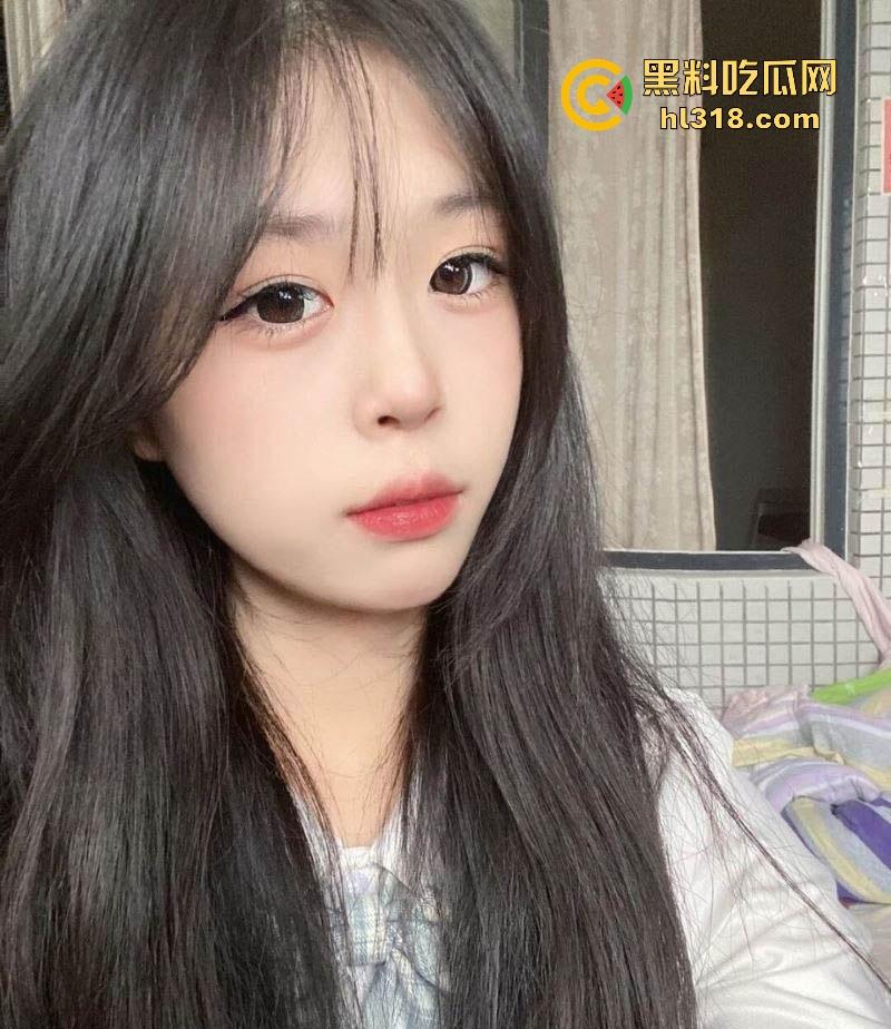 黑龙江极品萝莉【刘文玲】约炮视频曝光，反差母狗相约车震，后排极限口交骑乘，敏感小穴高潮颤栗不止！  第4张