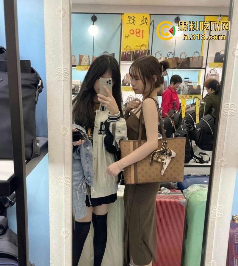 黑龙江极品萝莉【刘文玲】约炮视频曝光，反差母狗相约车震，后排极限口交骑乘，敏感小穴高潮颤栗不止！  第5张