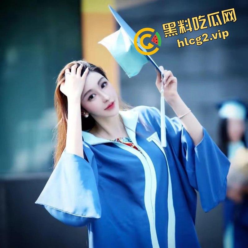 抖音网红颜值主播【九亿】为圈粉直播故意露奶卖肉  第4张