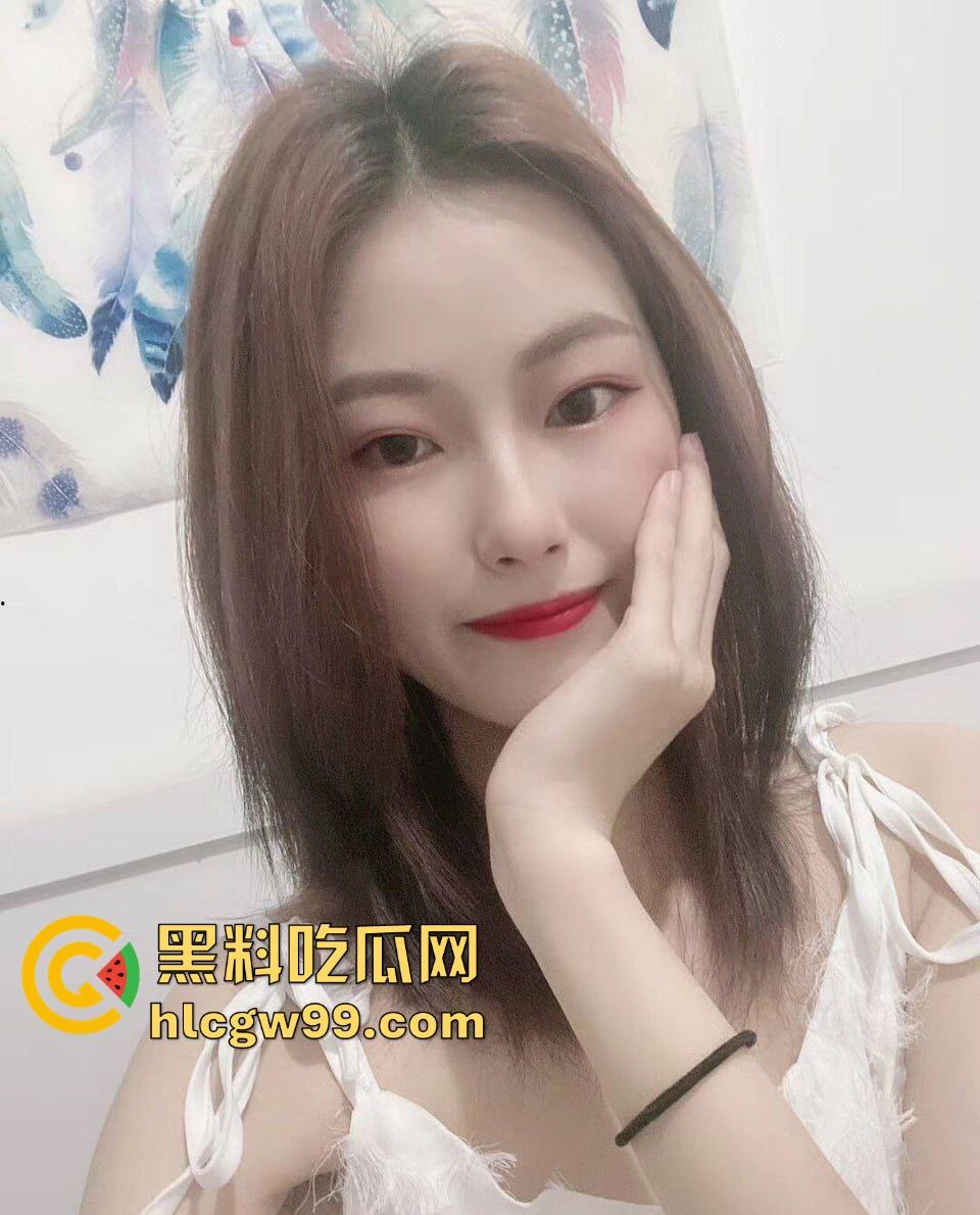 浙江工商学院骚母狗【欧阳杏雨】约炮视频曝光，反差辣妹极品身材，妥妥的撸管素材！  第1张