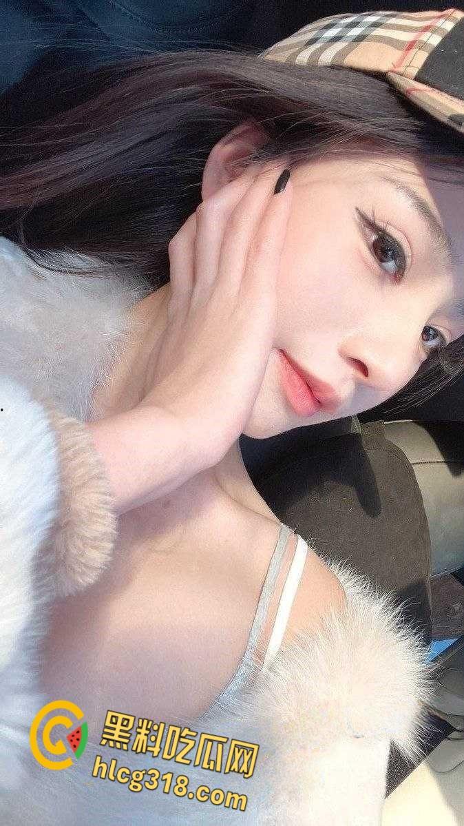 推特高颜值极品身材！大奶情趣诱惑后入口交，淫荡叫声好听，贱母狗一条被关在笼子里操！  第2张