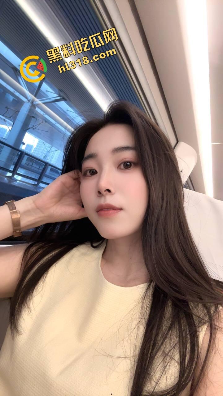 江西女大学生『范乔乔』装纯给爹看，酒店全裸架炮玩肉棒，粉红骚穴被后入到喷水，精液流成小河！  第4张