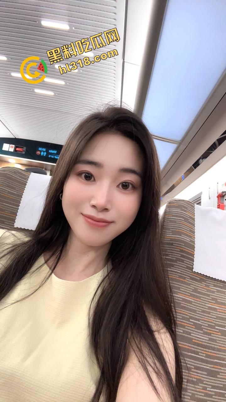 江西女大学生『范乔乔』装纯给爹看，酒店全裸架炮玩肉棒，粉红骚穴被后入到喷水，精液流成小河！  第5张