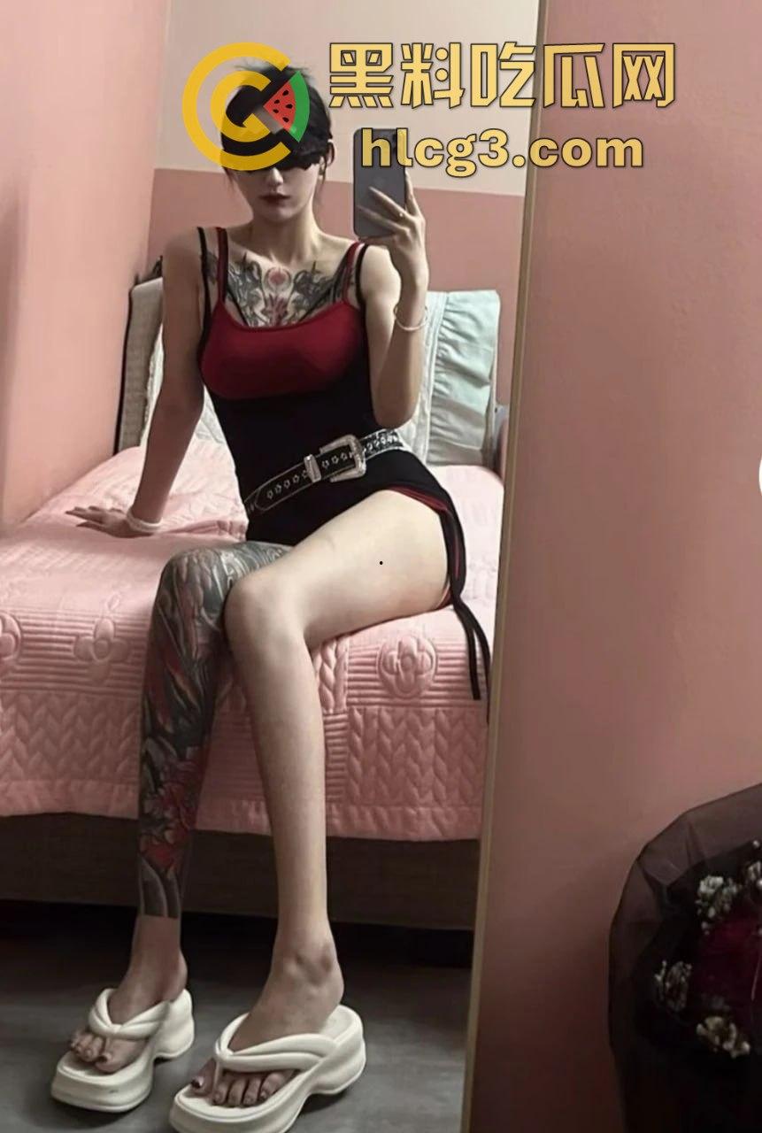 快手爆炸丑闻！纹身女神『彤謌』与榜大哥私会渔网做爱视频外泄，清纯颜值暗藏“风骚”真相！  第12张