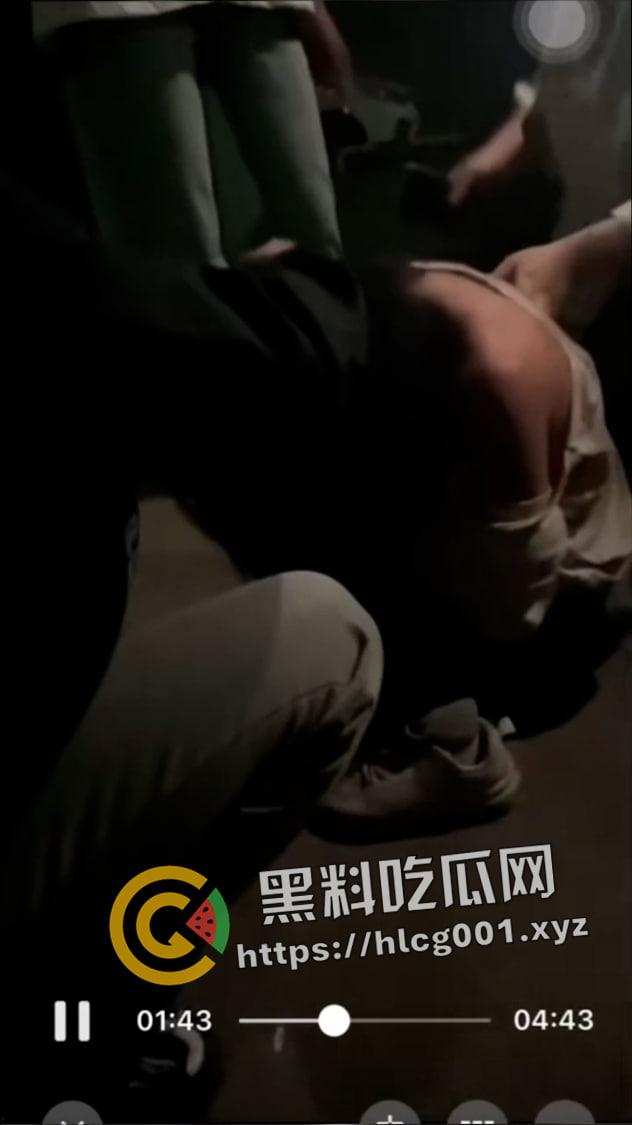 孝义商业街围殴女孩事件！衣服都给扯烂了 霸凌者面目全曝光 竟然全是小仙女 现场视频流出  第6张