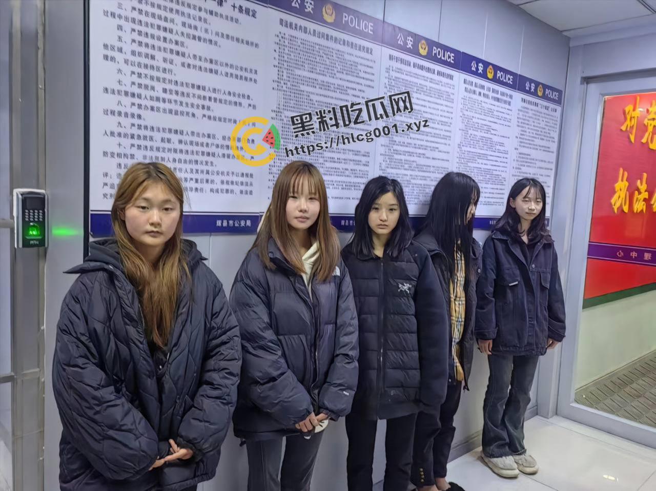 孝义商业街围殴女孩事件！衣服都给扯烂了 霸凌者面目全曝光 竟然全是小仙女 现场视频流出  第8张