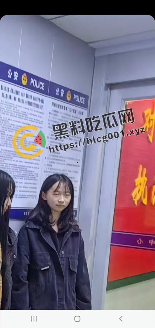 孝义商业街围殴女孩事件！衣服都给扯烂了 霸凌者面目全曝光 竟然全是小仙女 现场视频流出  第12张