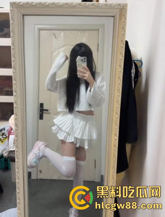 抖音高颜值嫩妹【袁帅】极品身材性感学生妹 私下兼职做骚鸡 1V1裸聊视频流出 内容炸裂! 第5张 抖音高颜值嫩妹【袁帅】极品身材性感学生妹 私下兼职做骚鸡 1V1裸聊视频流出 内容炸裂! 第5张