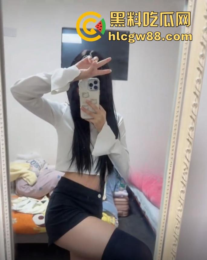 抖音高颜值嫩妹【袁帅】极品身材性感学生妹 私下兼职做骚鸡 1V1裸聊视频流出 内容炸裂! 第6张 抖音高颜值嫩妹【袁帅】极品身材性感学生妹 私下兼职做骚鸡 1V1裸聊视频流出 内容炸裂! 第6张