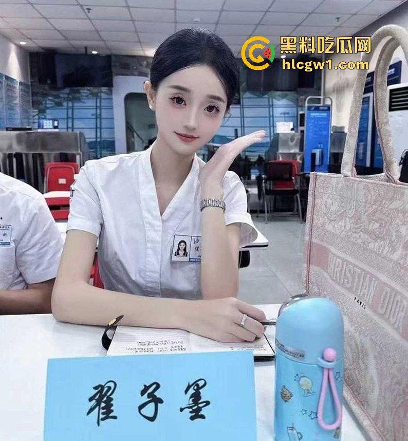 南航高冷空姐『翟子墨 』被富二代玩成SM母狗，制服底下全是调教痕迹，飞行途中还想着被抽打！  第1张