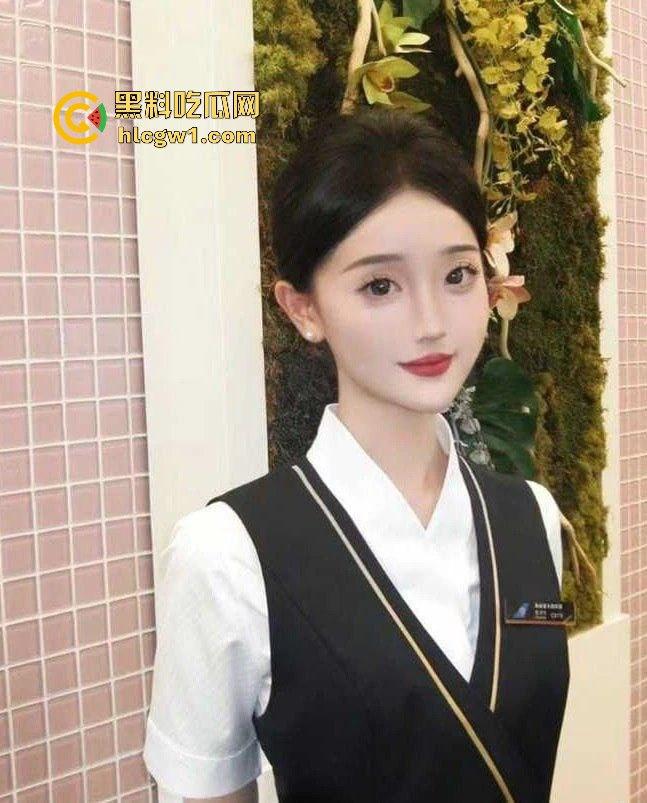南航高冷空姐『翟子墨 』被富二代玩成SM母狗，制服底下全是调教痕迹，飞行途中还想着被抽打！  第3张