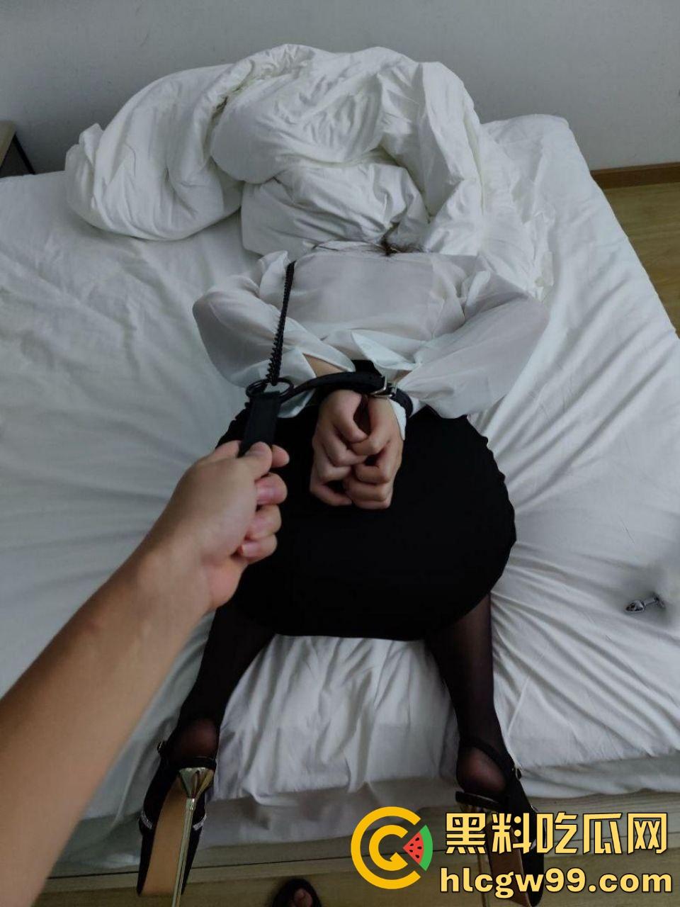 重庆OL女职员【林薇俞】职场精英变主人的反差母狗，露脸调教照疯传，骚货反差是玩的明明白白！  第15张