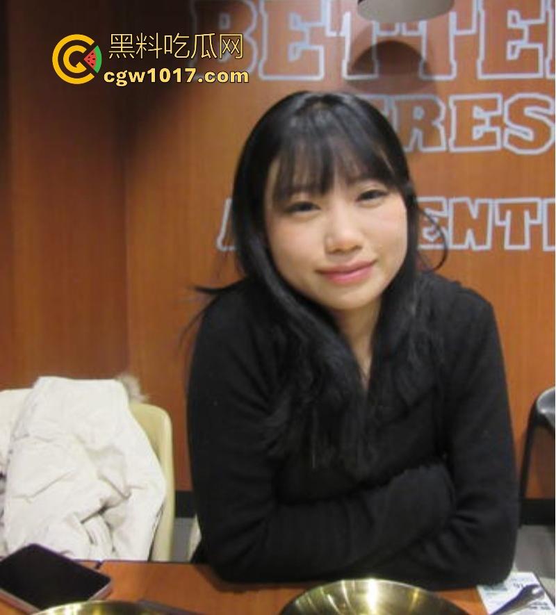 广州大学可爱学妹【李怡君】反差眼镜妹身穿诱惑女仆装，电动玩具猛桶紧致蜜穴，后入爆操颜射满面 ！  第3张