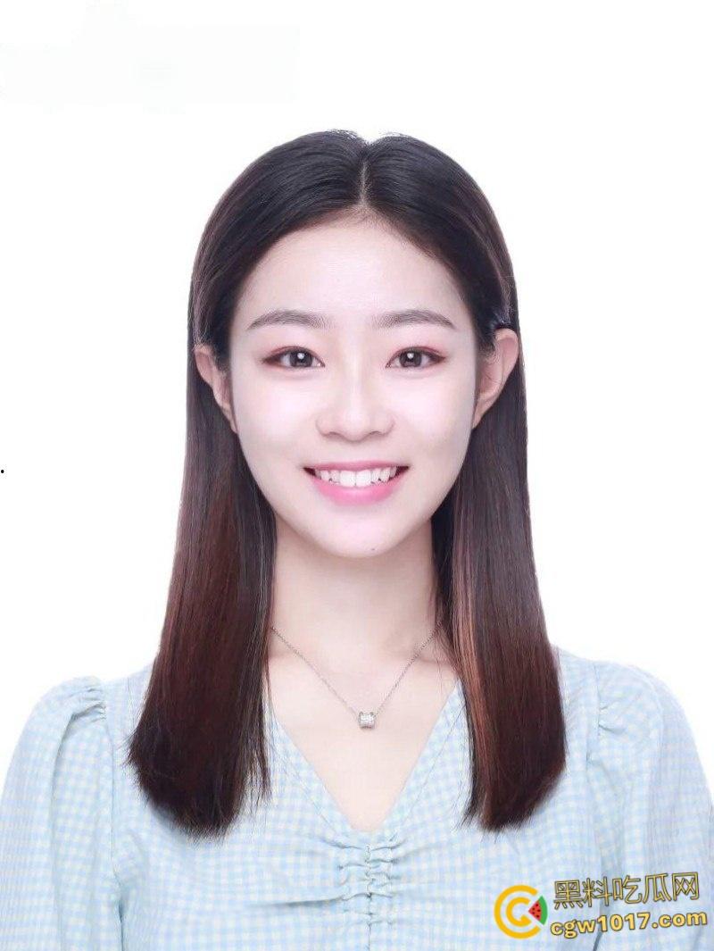 北京城市学院护士【刘源】，偷情裸照遭绿帽男友曝光，户外大胆牵鸡巴散步，情趣肚兜女上疯狂摇摇车！  第2张