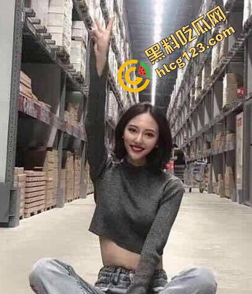 江苏化妆品公司财务员钱思思酒店偷欢！黑丝玉足被物流男同事无套抽插姿势百变！  第5张