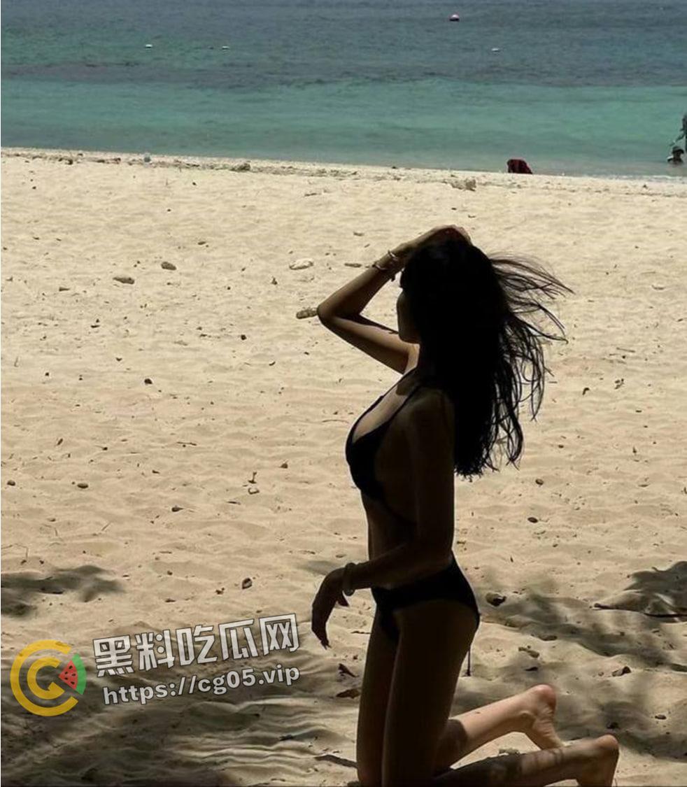 西安大学校花反差婊 颜值逆天却是臭母狗 在夜店厕所被人强奸后爱上被羞辱 出租屋约炮陌生网友 视频被流出  第13张