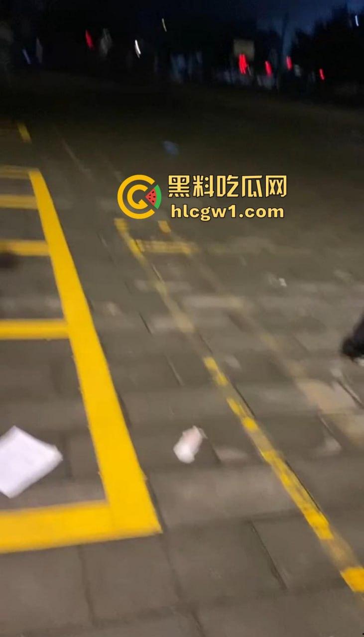 四川自贡富顺县斗殴闹出人命！精神小伙打架打崩，掏刀捅胸鲜血四溅，心肺复苏都白搭！  第1张