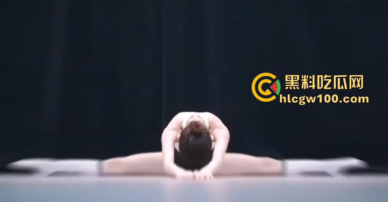 舞蹈妹妹一字马直接劈翻干爹，大长腿柔得跟蛇一样腿一开彩礼翻倍，舔狗看了直接秒，骚货绝活看完不硬算我输！  第10张