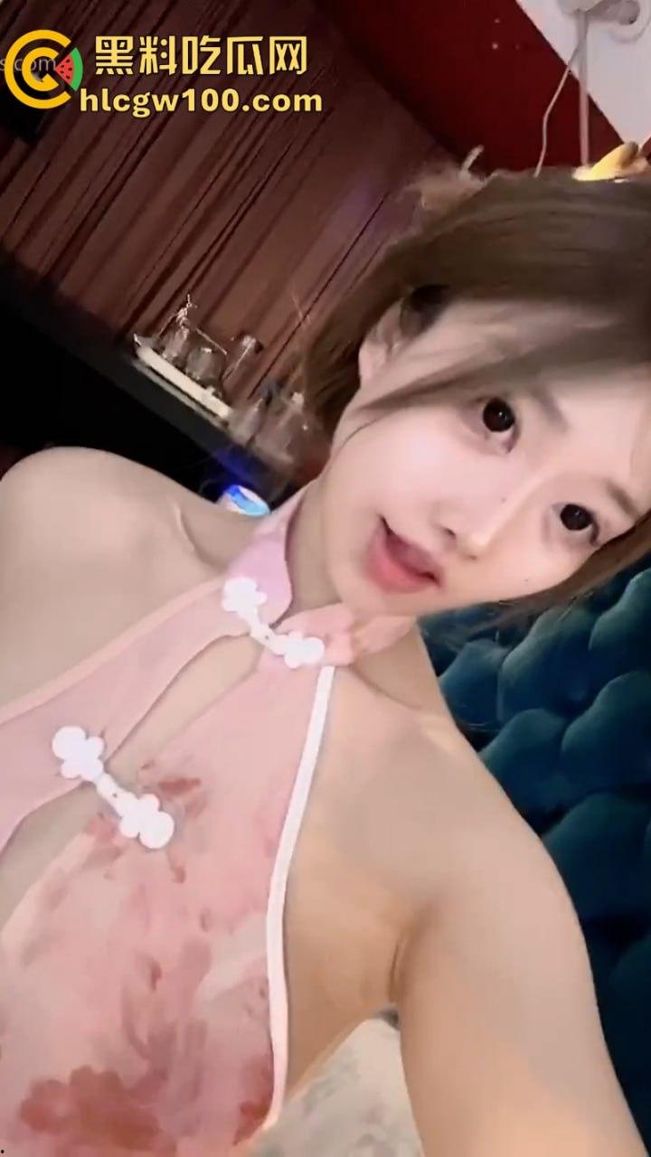 四川美术学院抖音小网红【苏韵雯】大尺度露三点吃洋人大屌啪啪 乳交榨精 又纯又欲巨淫荡  第16张