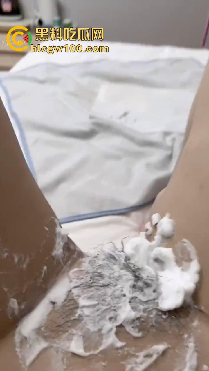 四川美术学院抖音小网红【苏韵雯】大尺度露三点吃洋人大屌啪啪 乳交榨精 又纯又欲巨淫荡  第18张