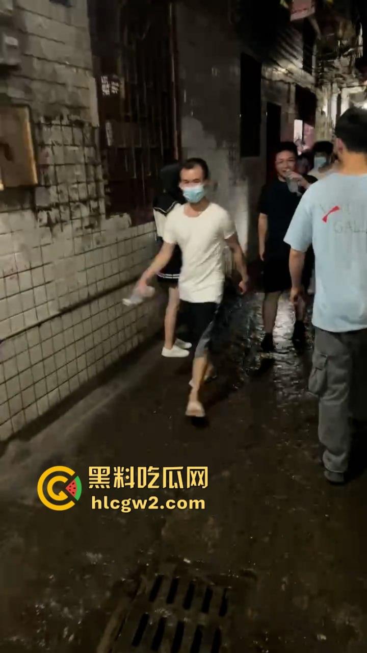 广州黄埔街巷骚鸡排排站 等你来点餐 耐玩不贵还长得好看  第4张
