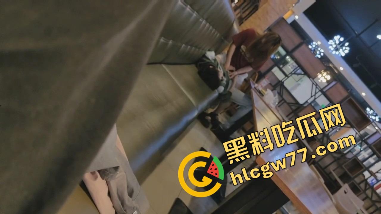 东莞开放大学食堂直接开干，女主餐桌下狂舔猛吞，吃上头当场骑脸开操，全程无视路人只顾自己摇摆！  第10张