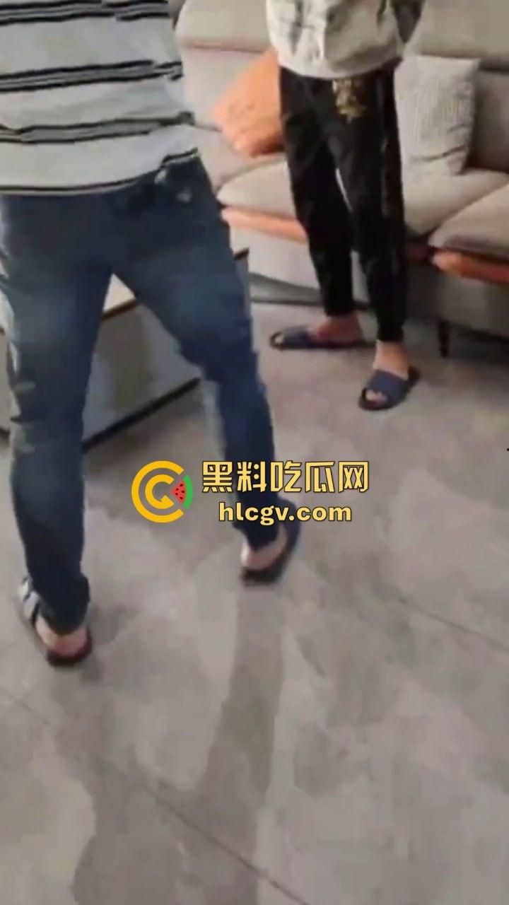 江西景德镇电梯内未成年男孩强行抱走小女孩，轻微处罚引争议，法律这样放纵未来的变态强奸杀人淫魔？  第19张