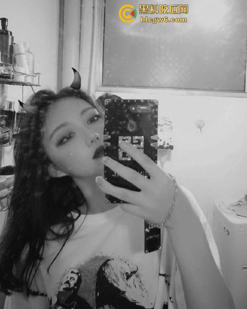 可爱单纯妹遭邻居诱骗开苞调教 淫荡程度日溢渐涨 四川反差学生【孟鹃语】便宜又好用 月付200即可随意操干  第5张