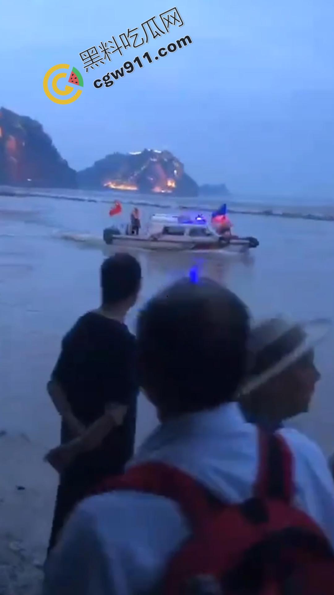 四川乐山美女跳河！ 沉迷情感漩涡无法自拔，消防员拼死营救无果，女子终被激流吞没  第8张