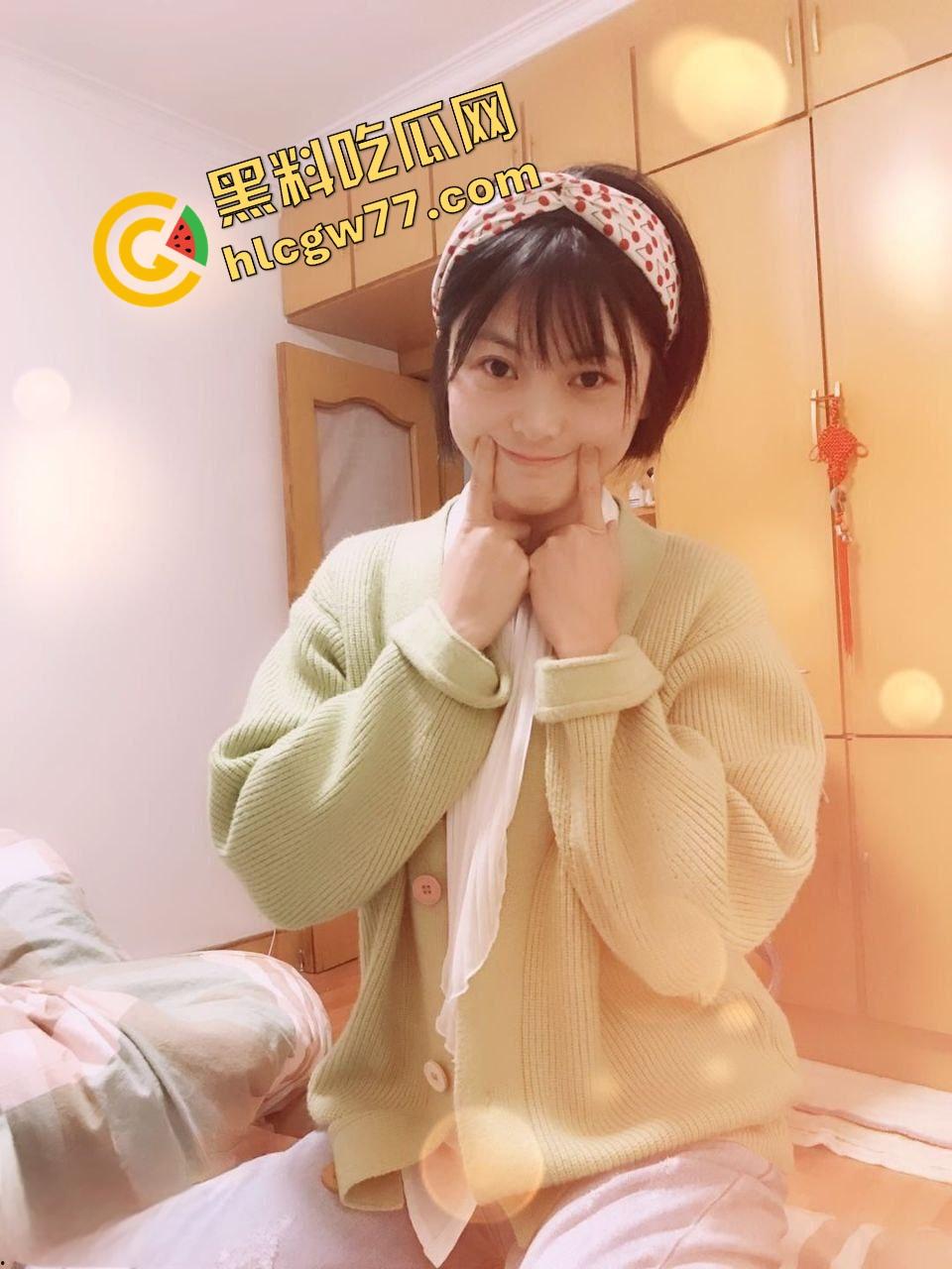 青岛职场【霞姐】清爽短发女领导露脸被操曝光，JK制服渔网骚穴湿到爆，男友小鸡巴根本操不爽！  第3张