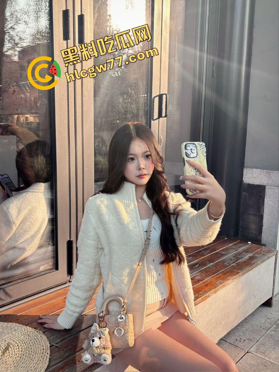 青岛职场【霞姐】清爽短发女领导露脸被操曝光，JK制服渔网骚穴湿到爆，男友小鸡巴根本操不爽！  第8张