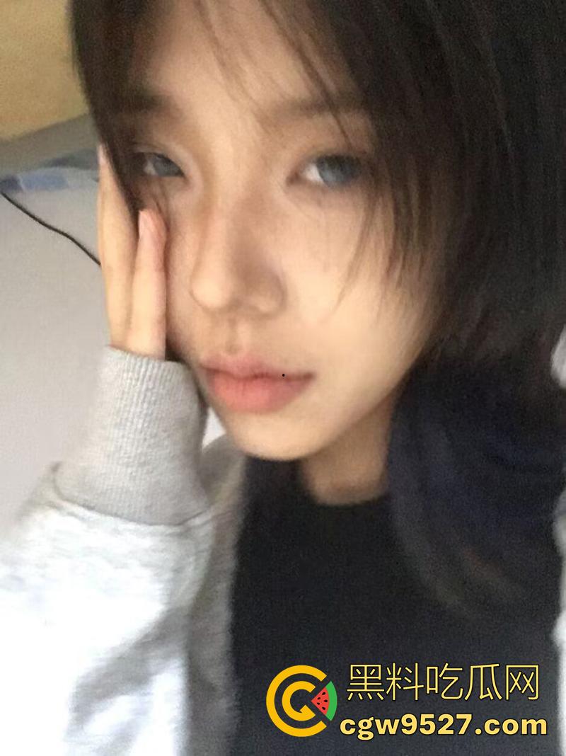 鲁东大学甜美尤物【邹穆彤】,高颜值大奶学生妹,白天女神晚上母狗,手指插逼淫水乱流,淫荡到没边! 第2张 鲁东大学甜美尤物【邹穆彤】,高颜值大奶学生妹,白天女神晚上母狗,手指插逼淫水乱流,淫荡到没边! 第2张