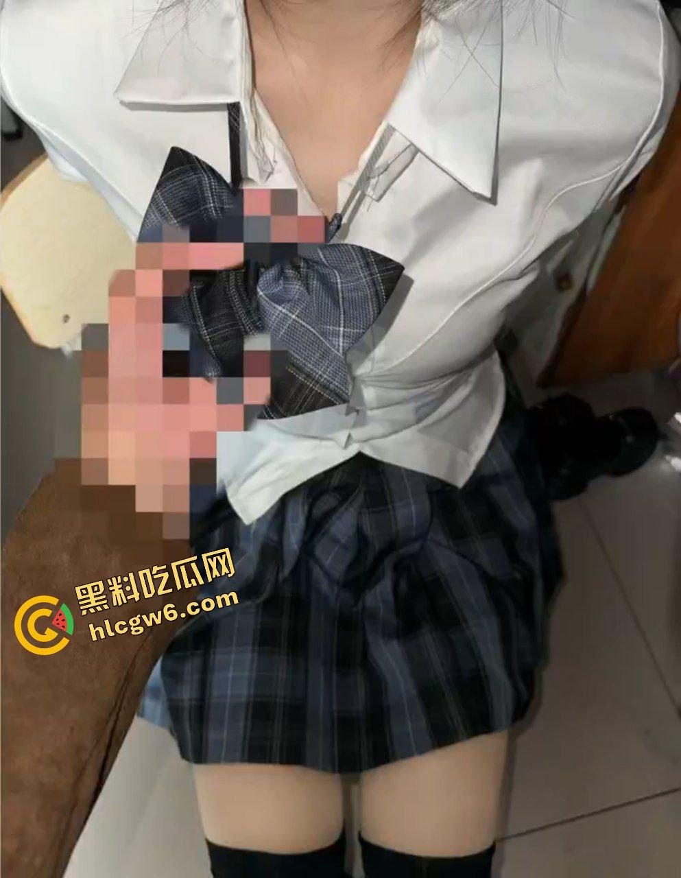 湖南株洲化工大专反差气质骚鸡『宛予淇』公交车骚母狗 兼职约炮大哥骑肉棒！原创独家曝光！  第8张