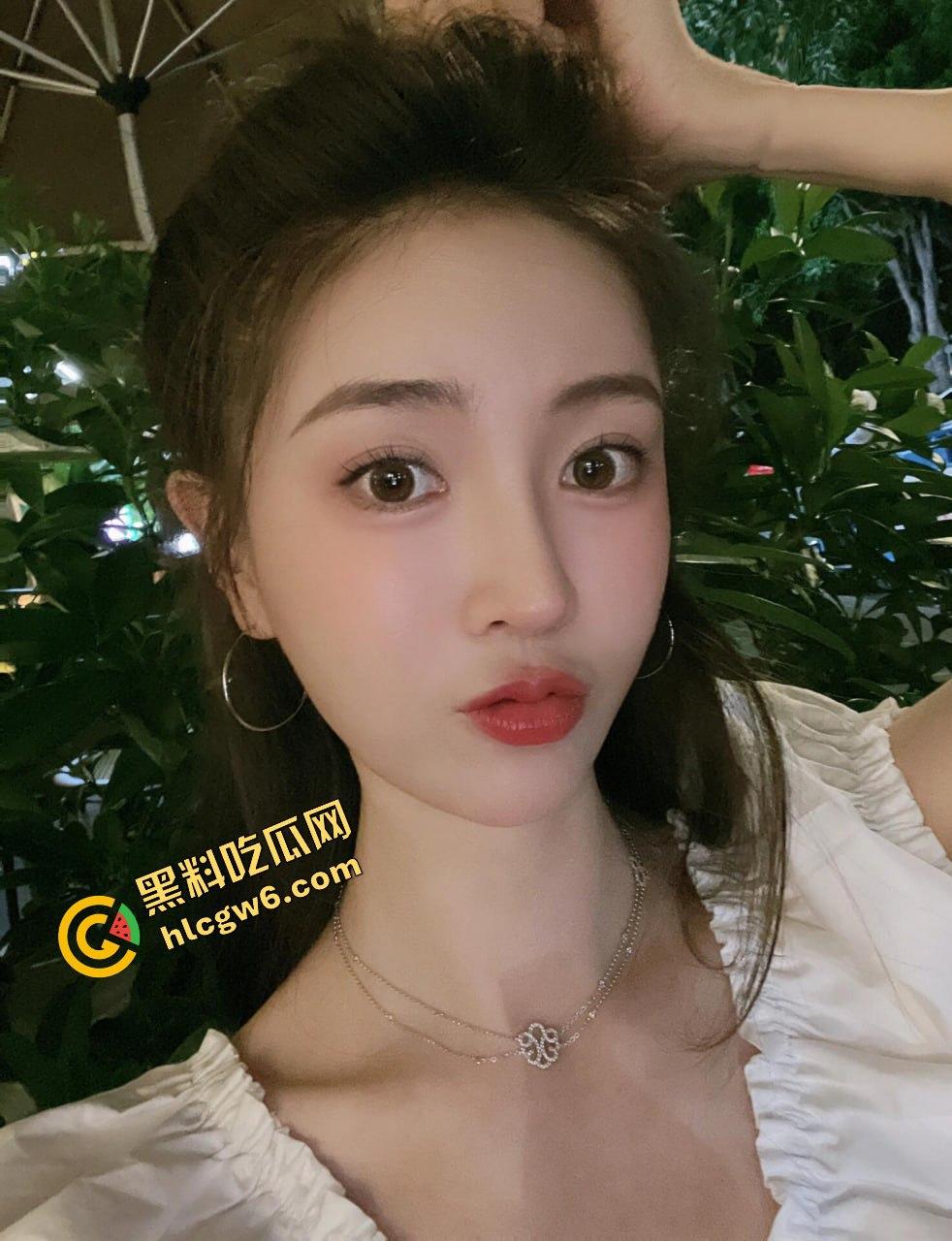 小红书上海贱逼反差婊骚鸡母狗『化春滢』偷情大哥 酒后脱衣爆干骚臀 窗前后操淫荡娇喘！原创独家投稿曝光！  第4张