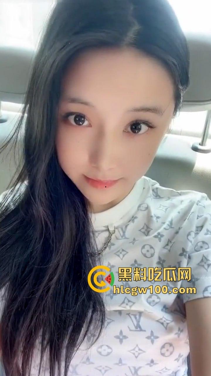 抖音78W粉丝网红【奶雯】VIP群福利视频流出 童颜巨乳白皙皮肤 不愧是女神 就是会勾人！  第14张