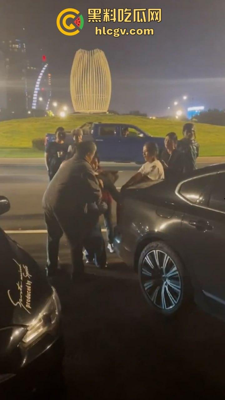 福州女子给已婚男发暧昧信息天天发骚 全家总动员婆媳联手抓小三  打成狗了这是！ 第5张