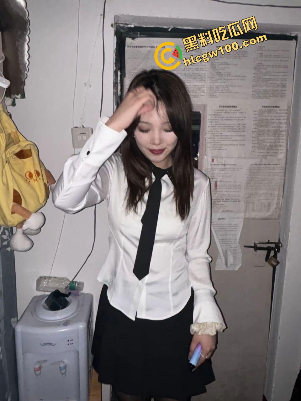 山西工程职业反差婊骚鸡【林依婷】高中破处母狗出师，深喉口爆渔网袜极致夹吸鸡巴！独家曝光流出！  第3张