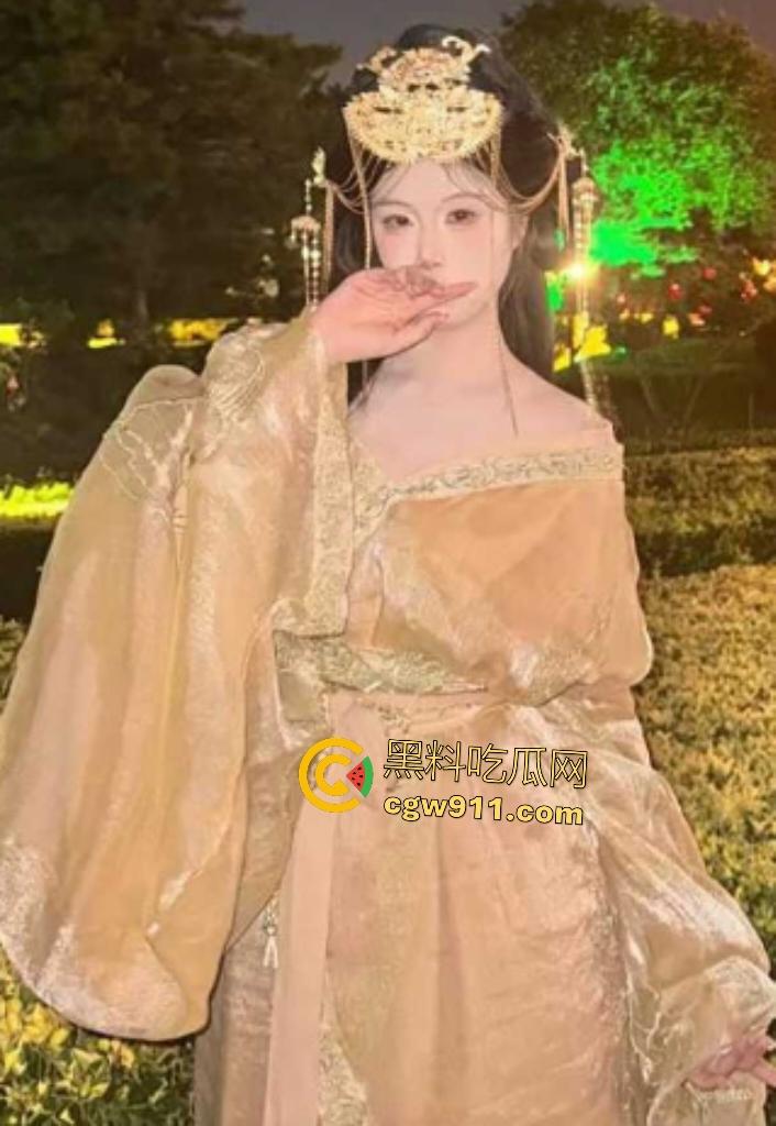 郑州大学校花【张露菲】当肉便器被调教，乖乖女上课跳蛋塞穴浪叫，学弟激情满满花式打桩爆操！  第2张