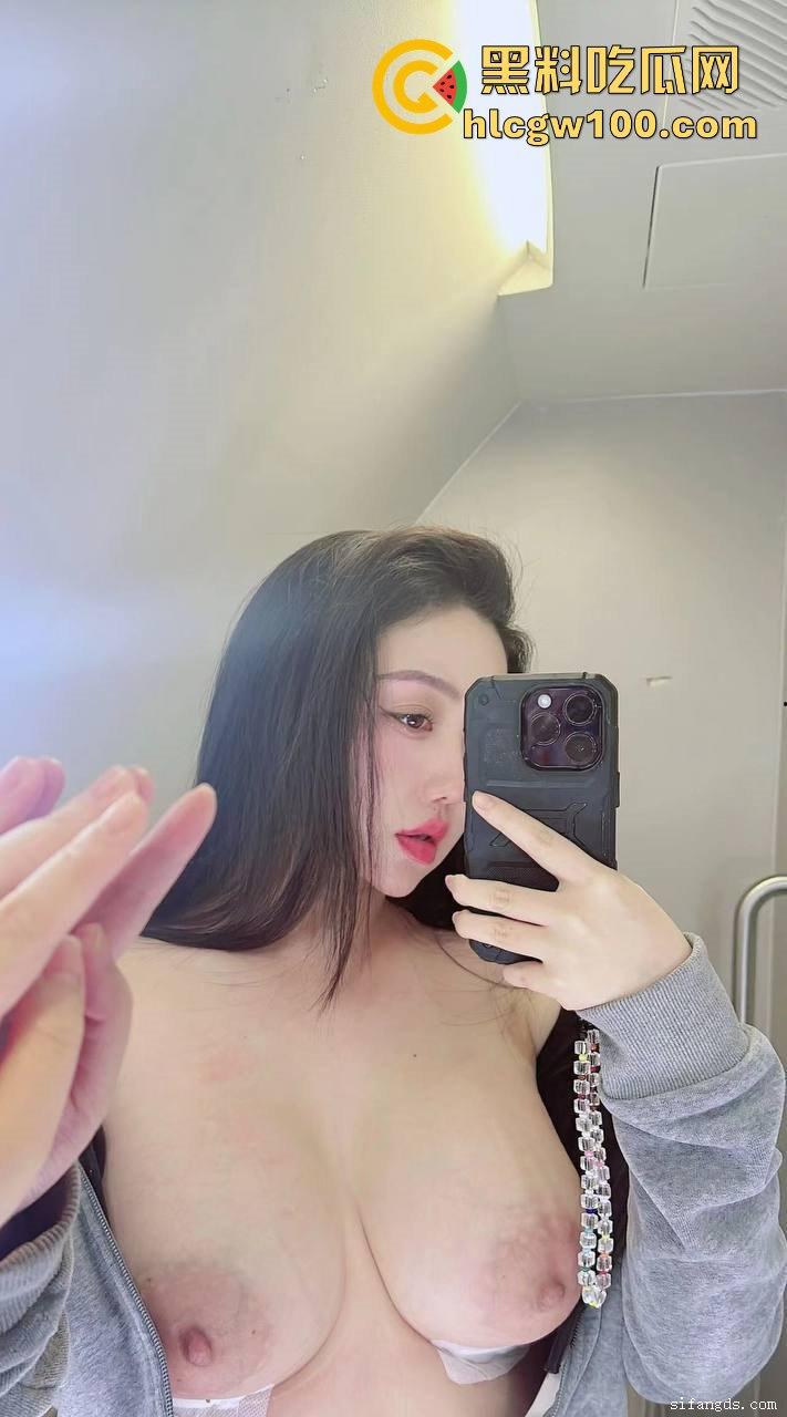 抖音巨乳网红【萌萌叫小胖儿】不雅视频流出，14万粉丝的奶神私底下浪到飞起，波涛汹涌的大奶子让人想掏钱就约！  第7张