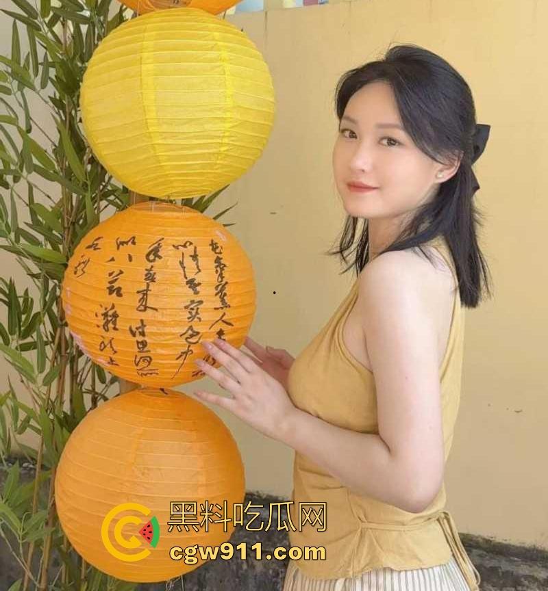 湖北宜昌新婚少妇【胡莉琴】与男友相恋6年修不成正果，分手后闪婚嫁入豪门，遭报复曝光性爱视频！  第2张