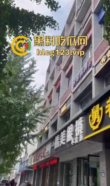 眉山光身跳楼事件！妹子从五楼光溜溜跳下，阿姨们吓得直喊，背后真相到底是什么？  第6张
