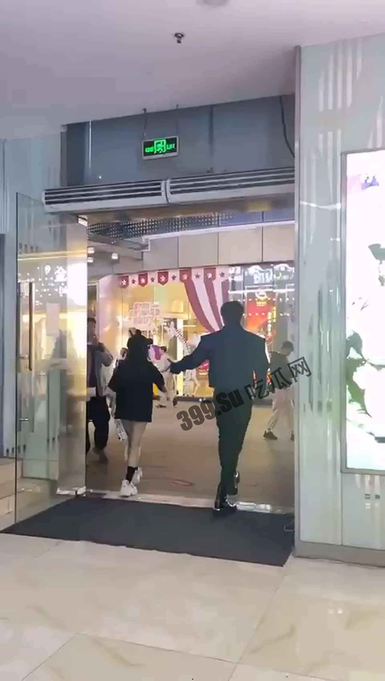 4月27日广东阳江的网红，江女生带他来江门，俩人不是男女朋友，男的睡完她又睡她朋友，女的气不过要来揭穿男子  第3张