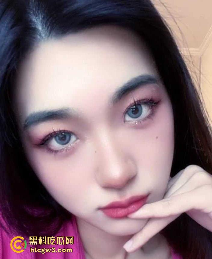 安徽灵璧凤山中学美术老师【李雯】不雅视频流出 被金主调教成小母狗，跪地舔屌的好老师！  第2张