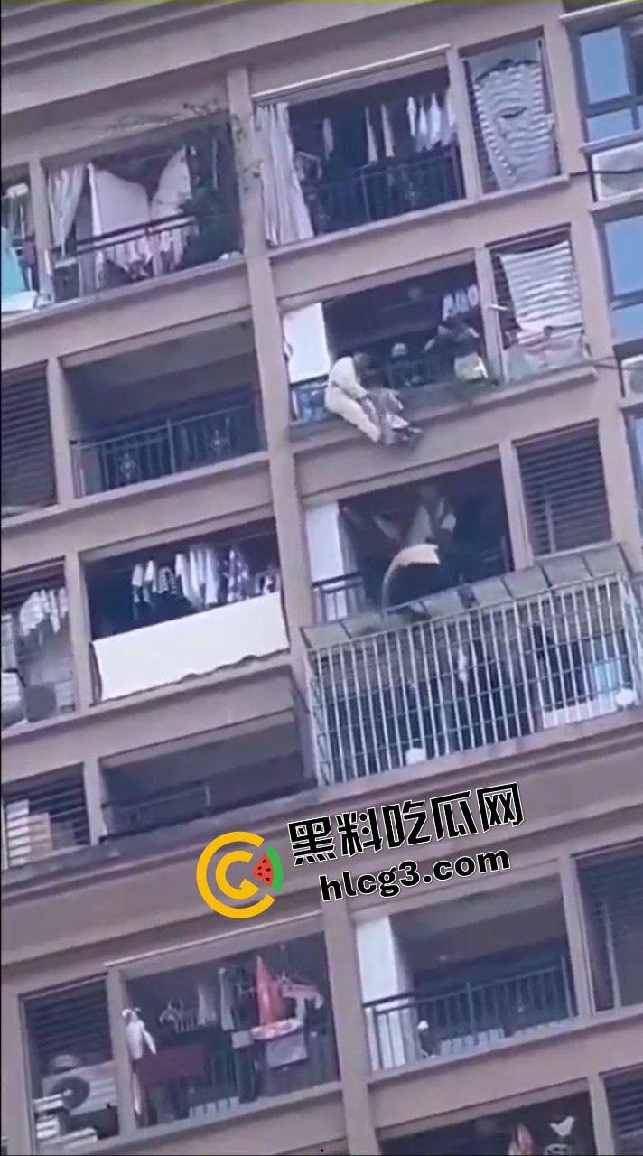 活久见！重庆书法老师『黄钦煌』爱上年轻大奶幼师 回家闹离婚 跳楼威胁妻子未果 坠楼死亡！  第9张