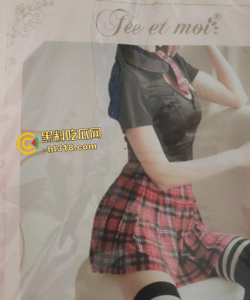 四川大学硕士【赵红艳】高材生反差婊被绿帽癖老公狂拍后入骑乘，希望有金主来帮他解决“困难”！  第2张