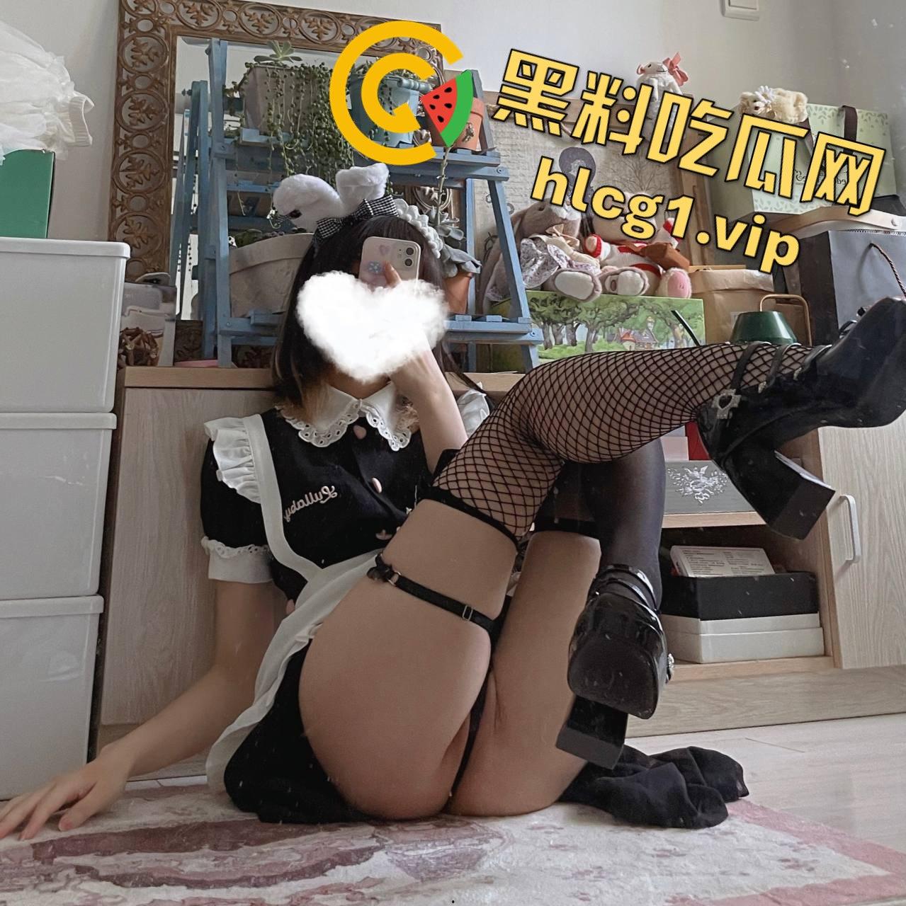 孙一藩真是个反差婊！表面人模狗样，背地里却骚到流水，JK制服卖肉卖逼一应俱全！  第8张