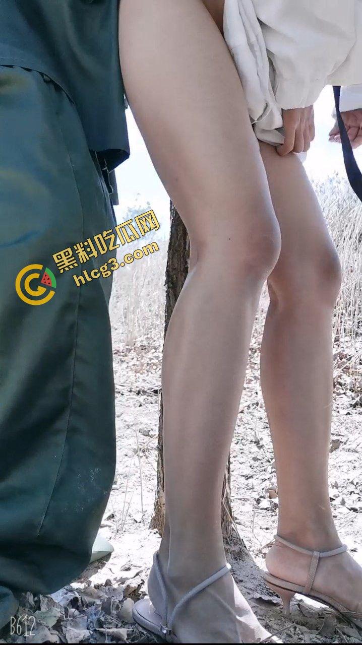 极品反差母狗『英语老师蜜桃吖』野战天花板 擅长勾引单男 激情露出视频流出 第3张 极品反差母狗『英语老师蜜桃吖』野战天花板 擅长勾引单男 激情露出视频流出 第3张