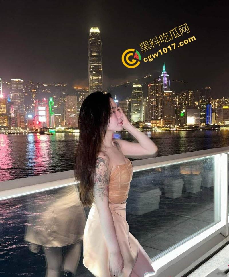 迷人小网红【Annie Lau】雪肤翘臀与龙蝶共舞！前男友报复泄露性爱视频，丰胸嫩穴尽显，网友惊呼“纹身狂野极品”！  第2张