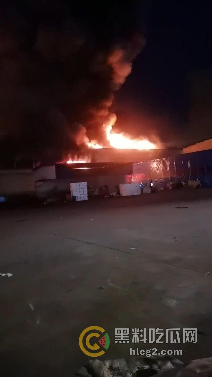 佛山火灾大爆炸！20多家商铺被吞噬，凌晨恐怖场面令人咋舌  第5张